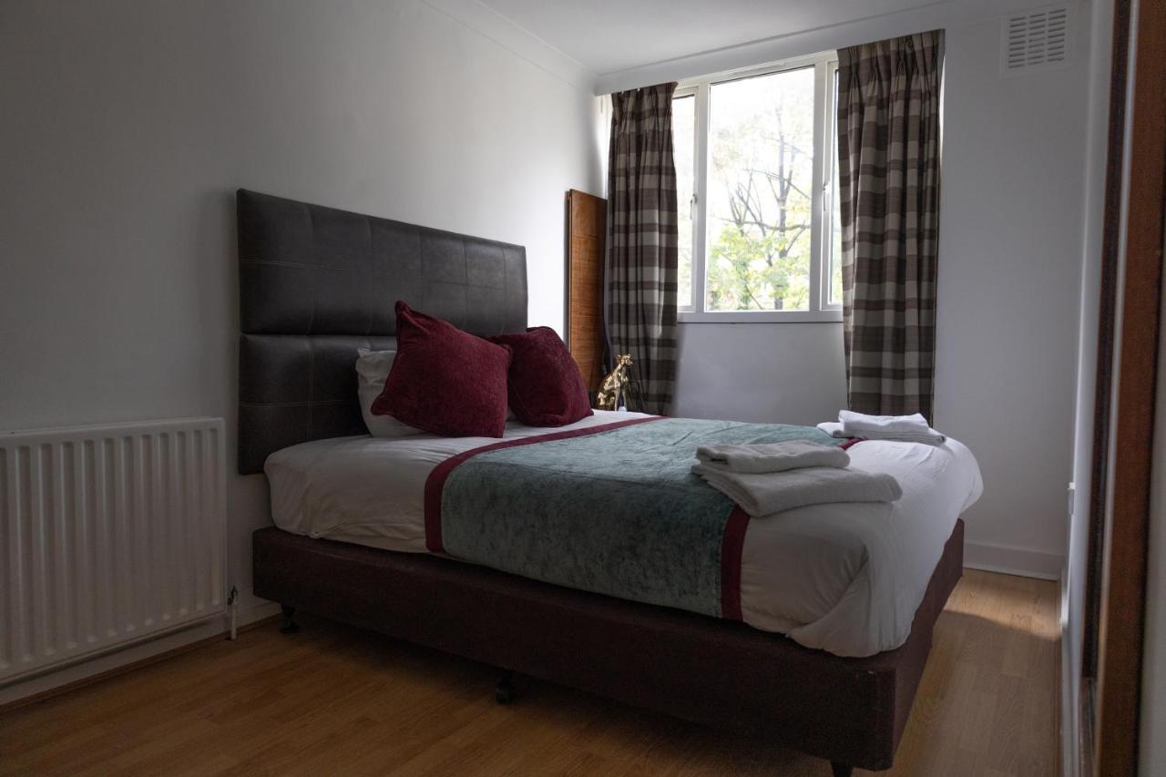 London - 4 Bed - Sleeps 8 - Garden - Pet Friendly Villa Buitenkant foto