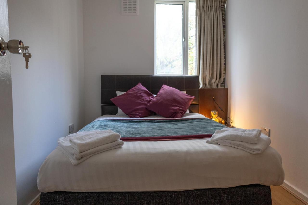 London - 4 Bed - Sleeps 8 - Garden - Pet Friendly Villa Buitenkant foto