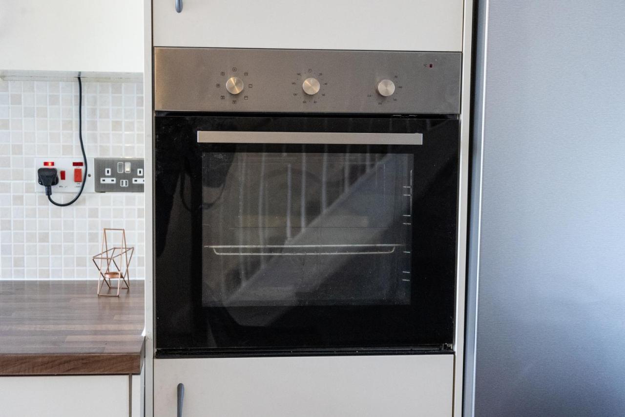 London - 4 Bed - Sleeps 8 - Garden - Pet Friendly Villa Buitenkant foto