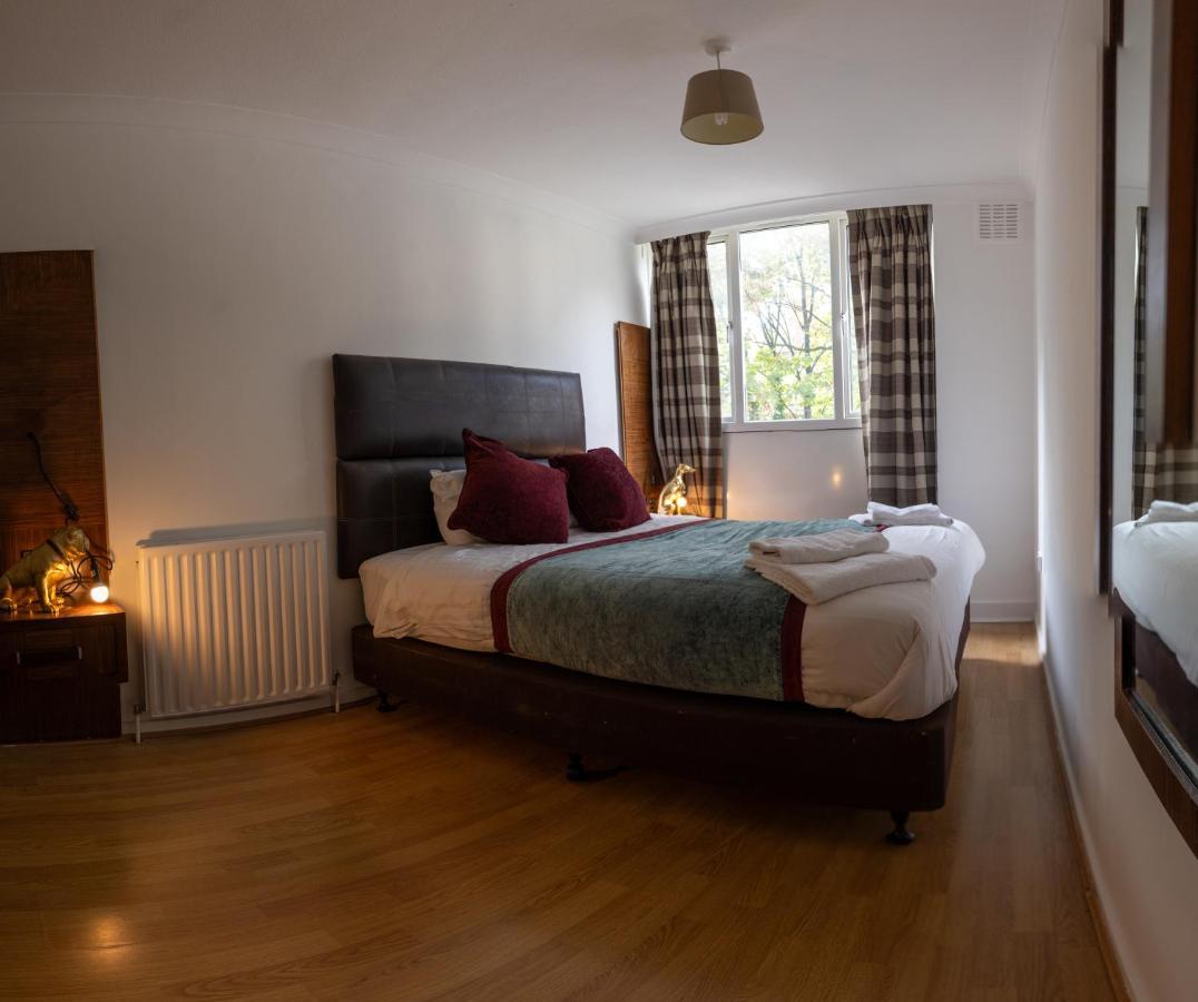 London - 4 Bed - Sleeps 8 - Garden - Pet Friendly Villa Buitenkant foto
