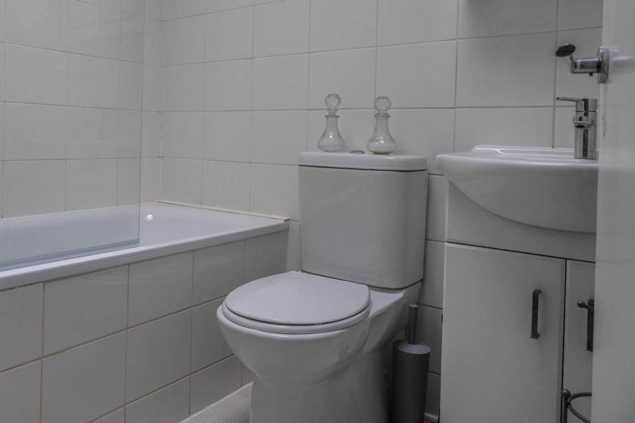 London - 4 Bed - Sleeps 8 - Garden - Pet Friendly Villa Buitenkant foto